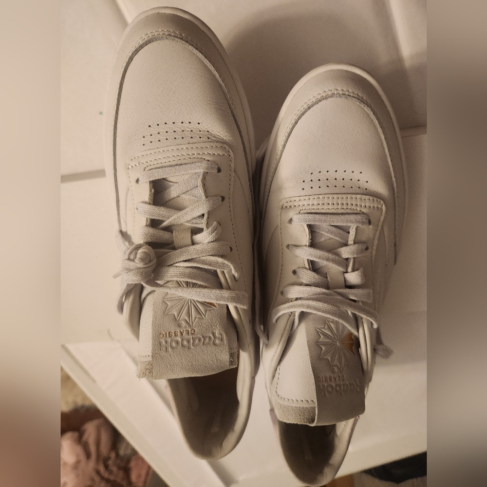 🩷 REEBOK White Sneakers